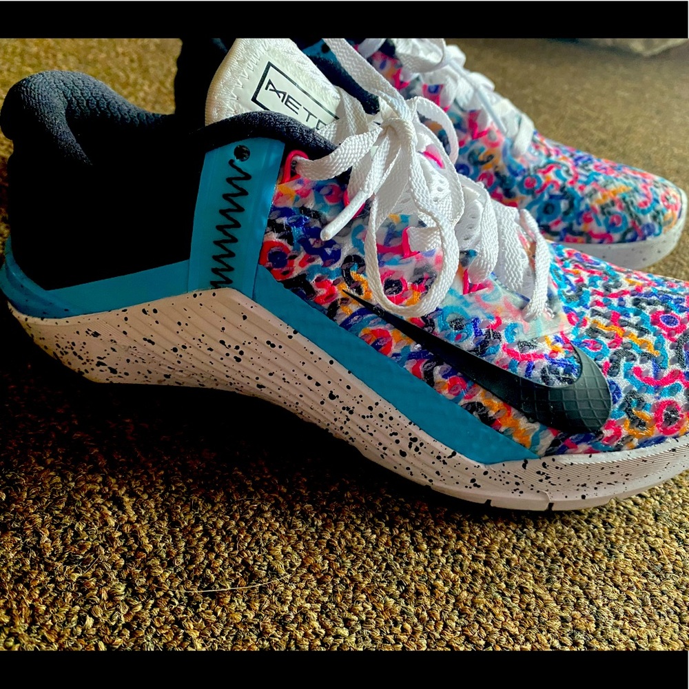 Nike Metcong shoes sz 6 womans like new